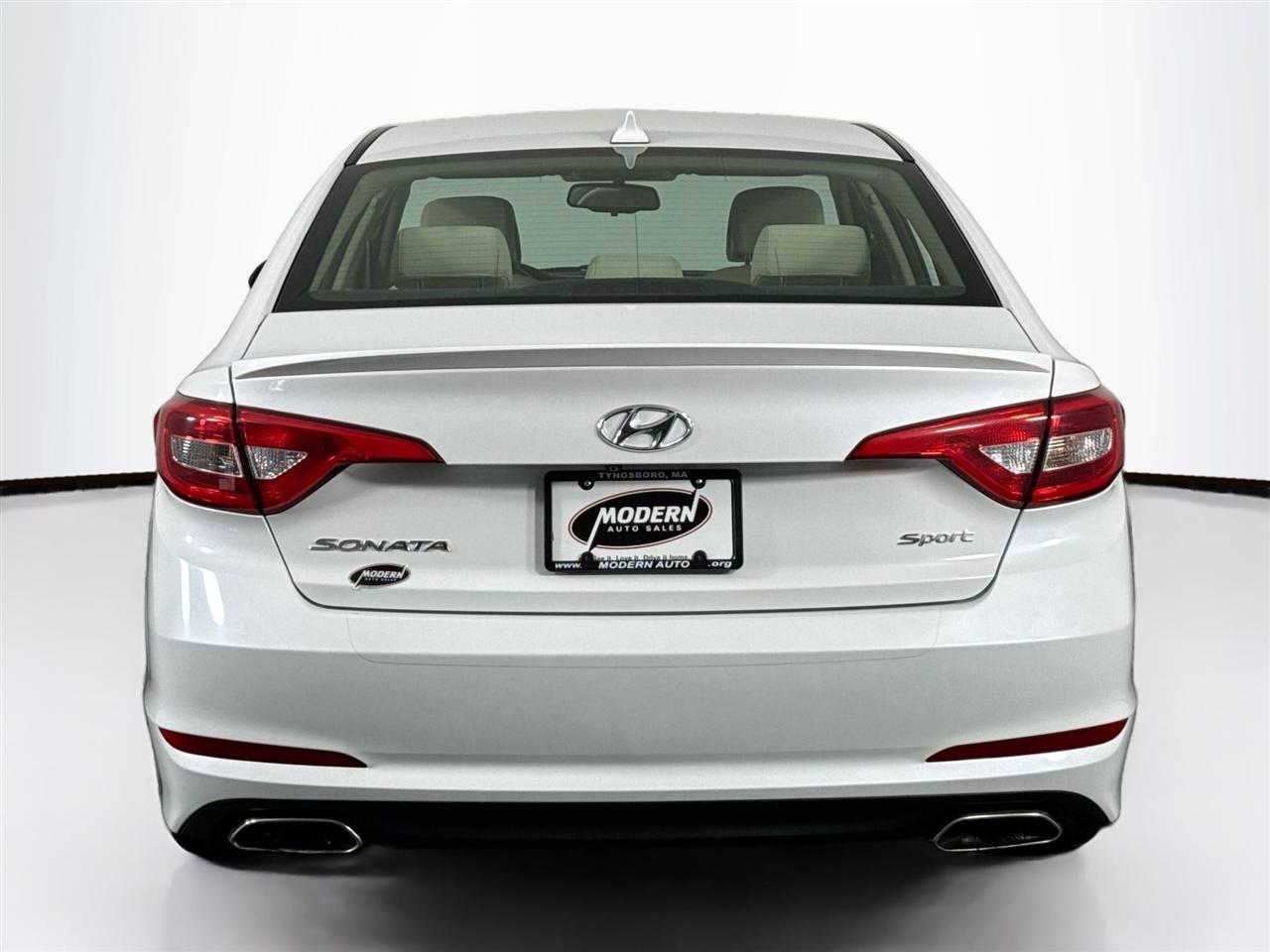 Hyundai Sonata 4dr Sdn 2.4L Sport PZEV 2016