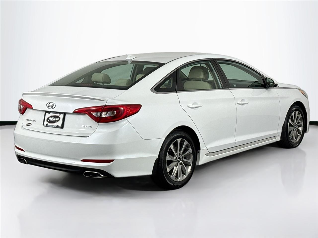 Hyundai Sonata 4dr Sdn 2.4L Sport PZEV 2016
