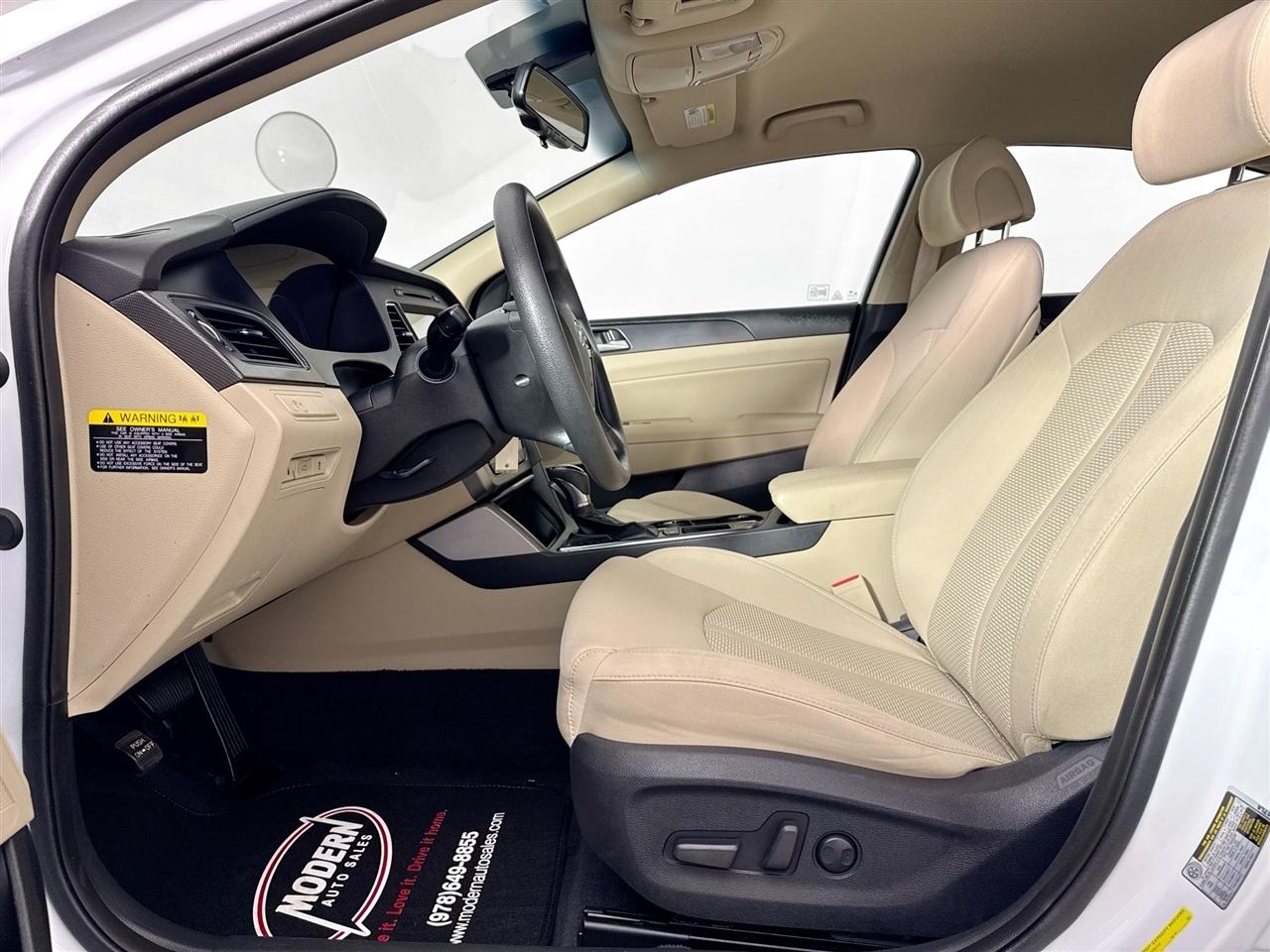 Hyundai Sonata 4dr Sdn 2.4L Sport PZEV 2016