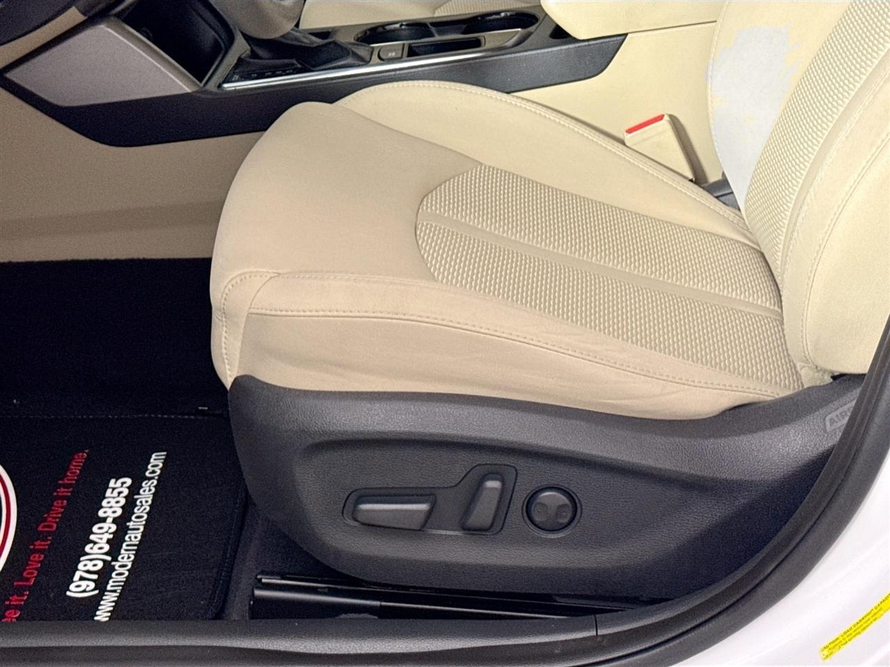 Hyundai Sonata 4dr Sdn 2.4L Sport PZEV 2016