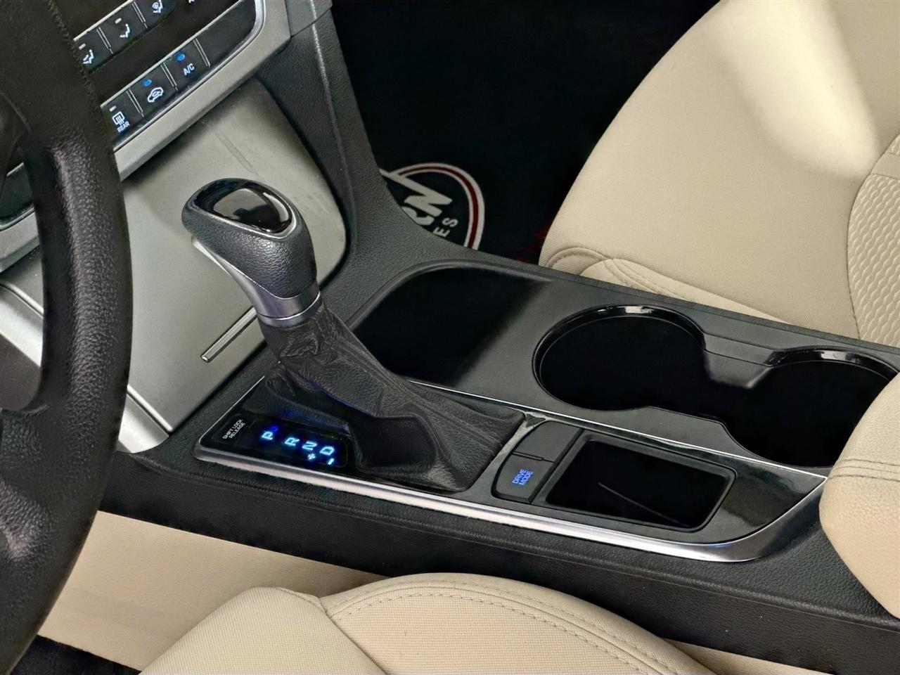 Hyundai Sonata 4dr Sdn 2.4L Sport PZEV 2016