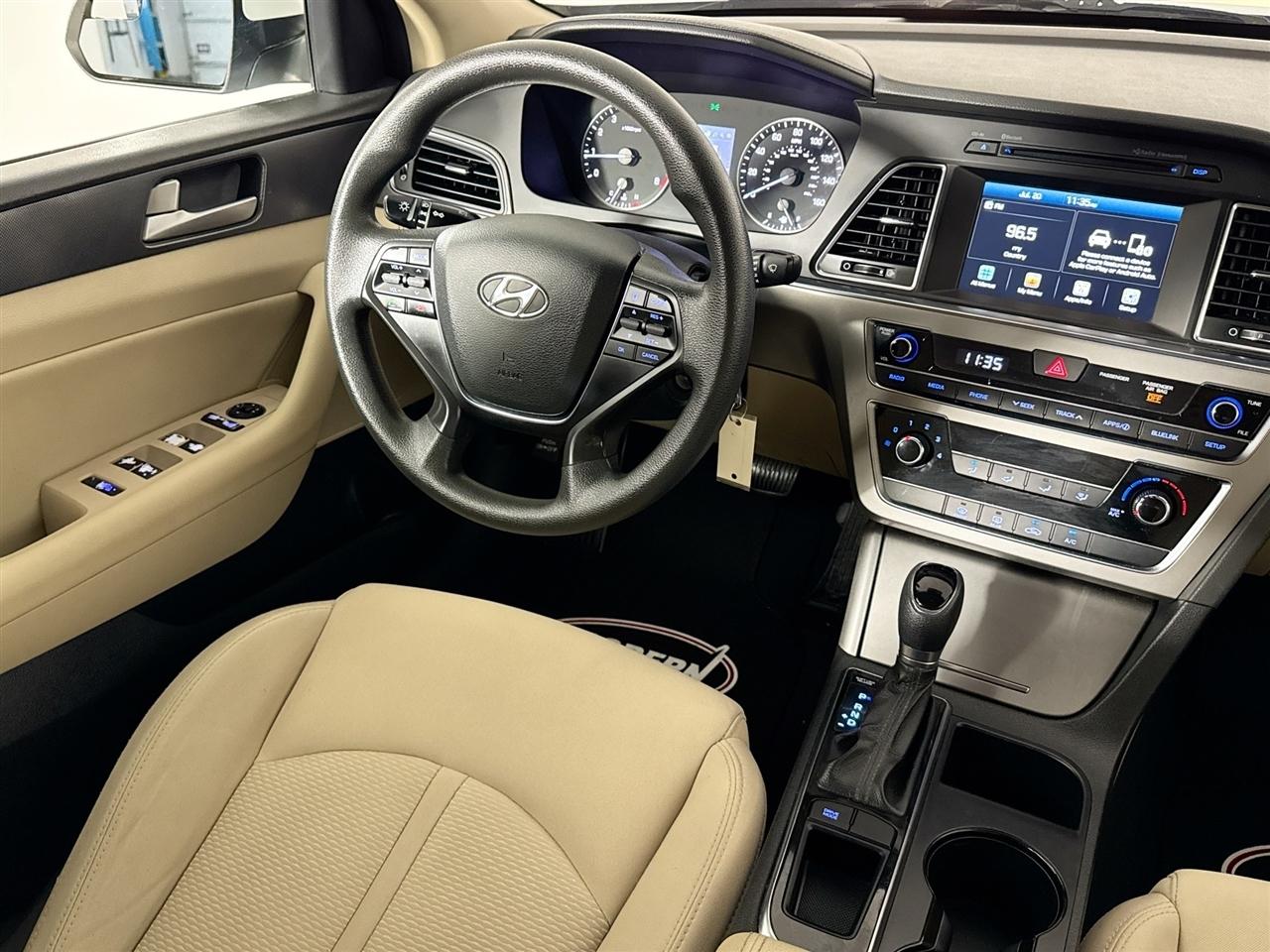 Hyundai Sonata 4dr Sdn 2.4L Sport PZEV 2016