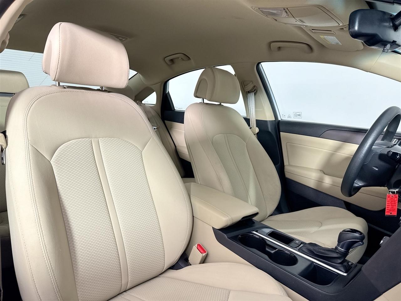 Hyundai Sonata 4dr Sdn 2.4L Sport PZEV 2016