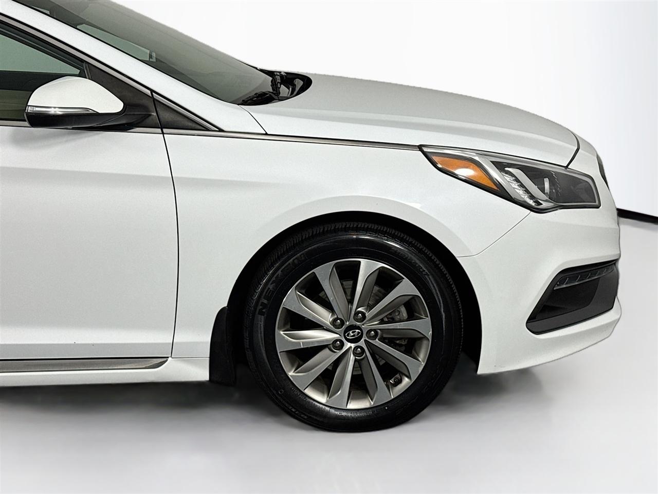 Hyundai Sonata 4dr Sdn 2.4L Sport PZEV 2016