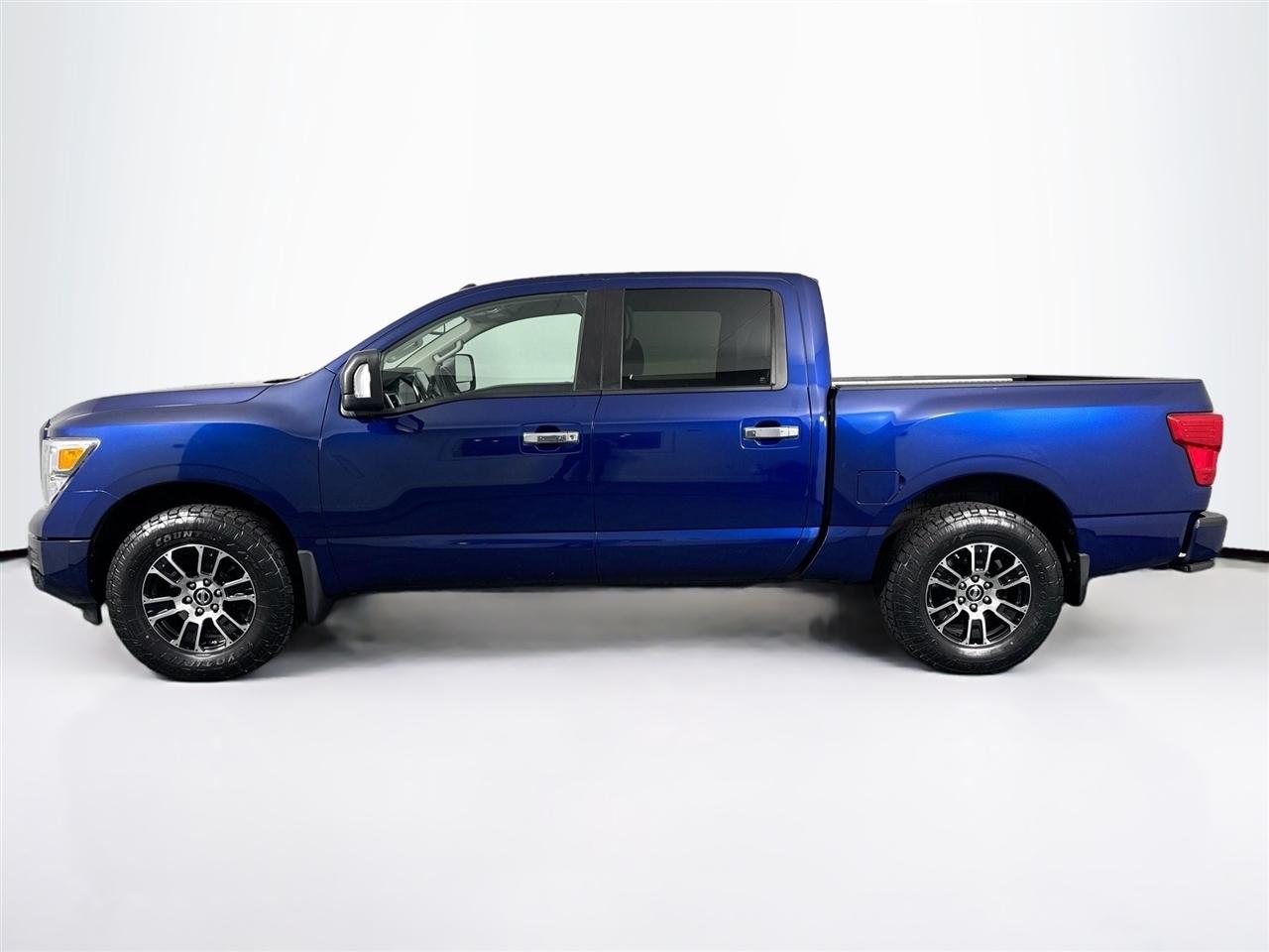 Nissan Titan 4x4 Crew Cab SV 2020