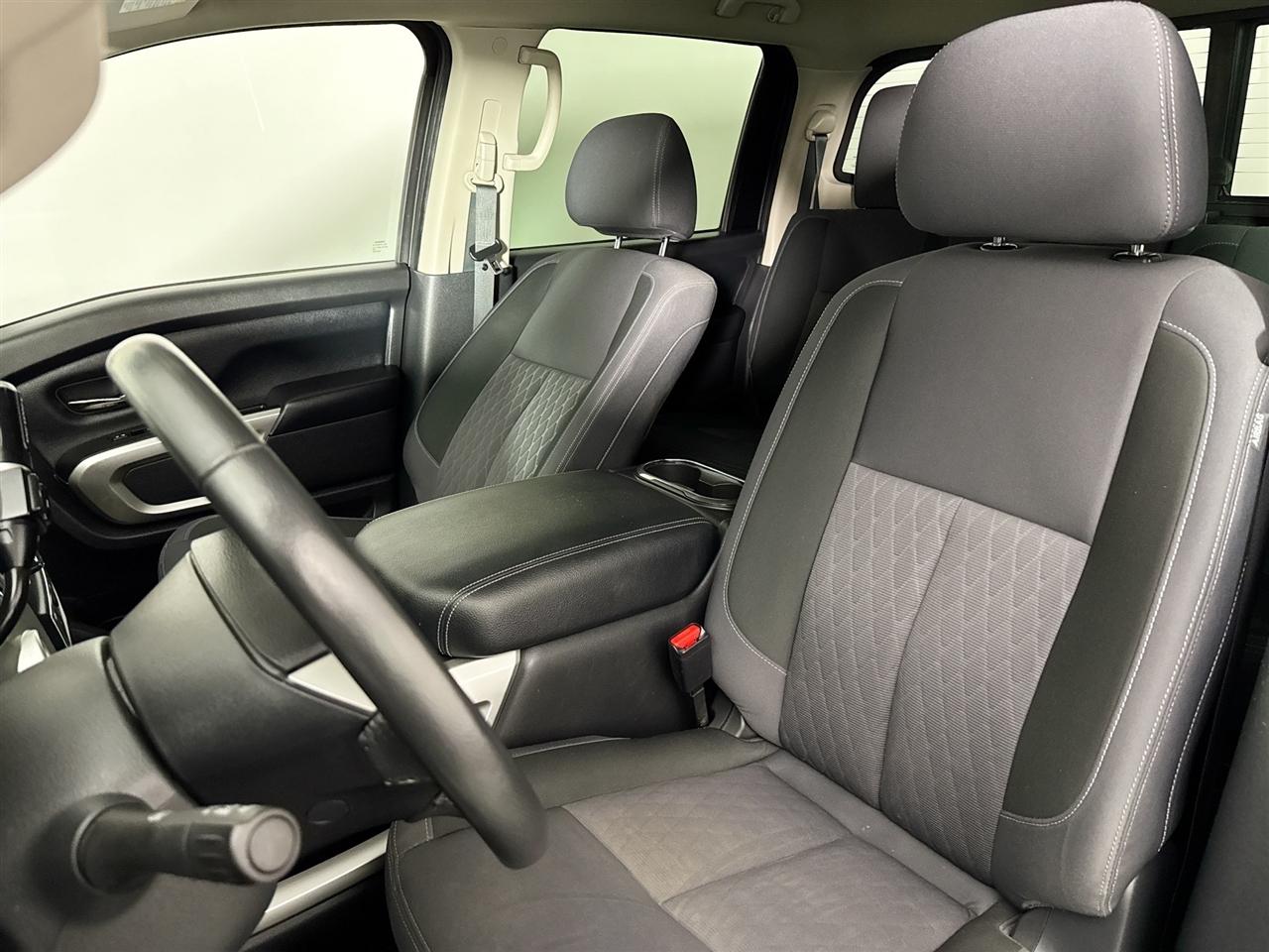 Nissan Titan 4x4 Crew Cab SV 2020