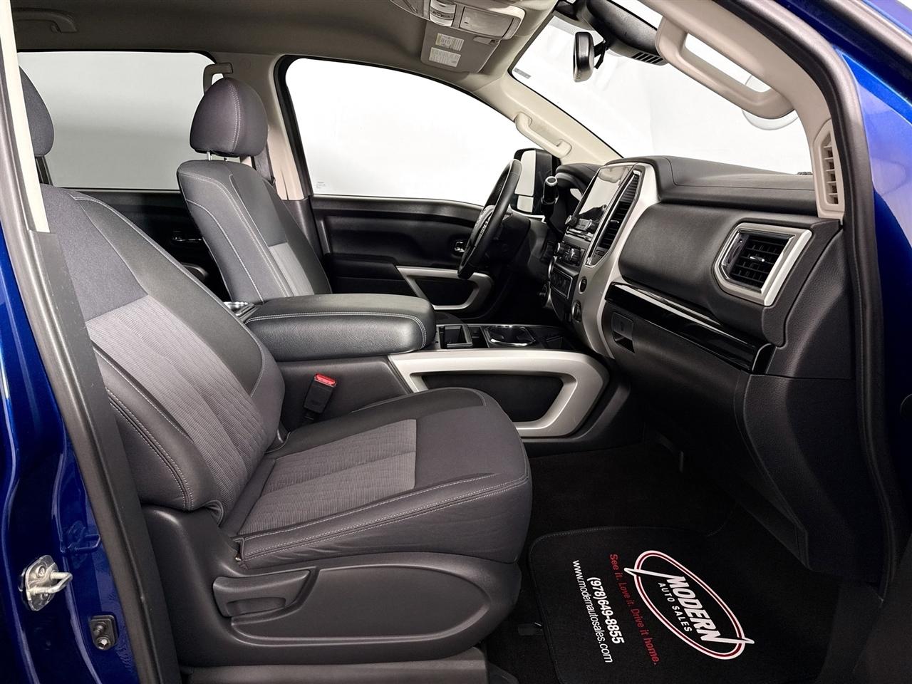 Nissan Titan 4x4 Crew Cab SV 2020