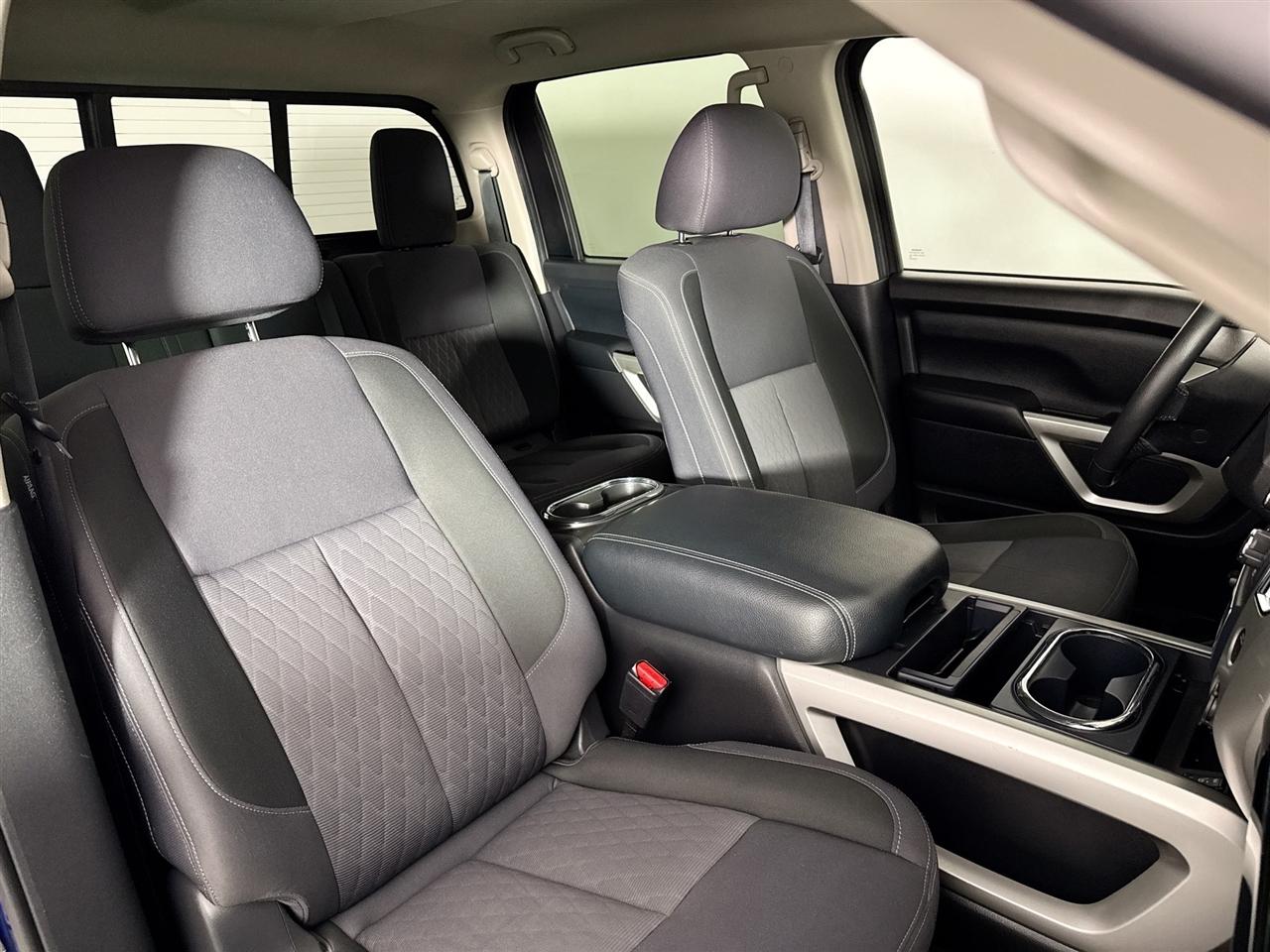 Nissan Titan 4x4 Crew Cab SV 2020