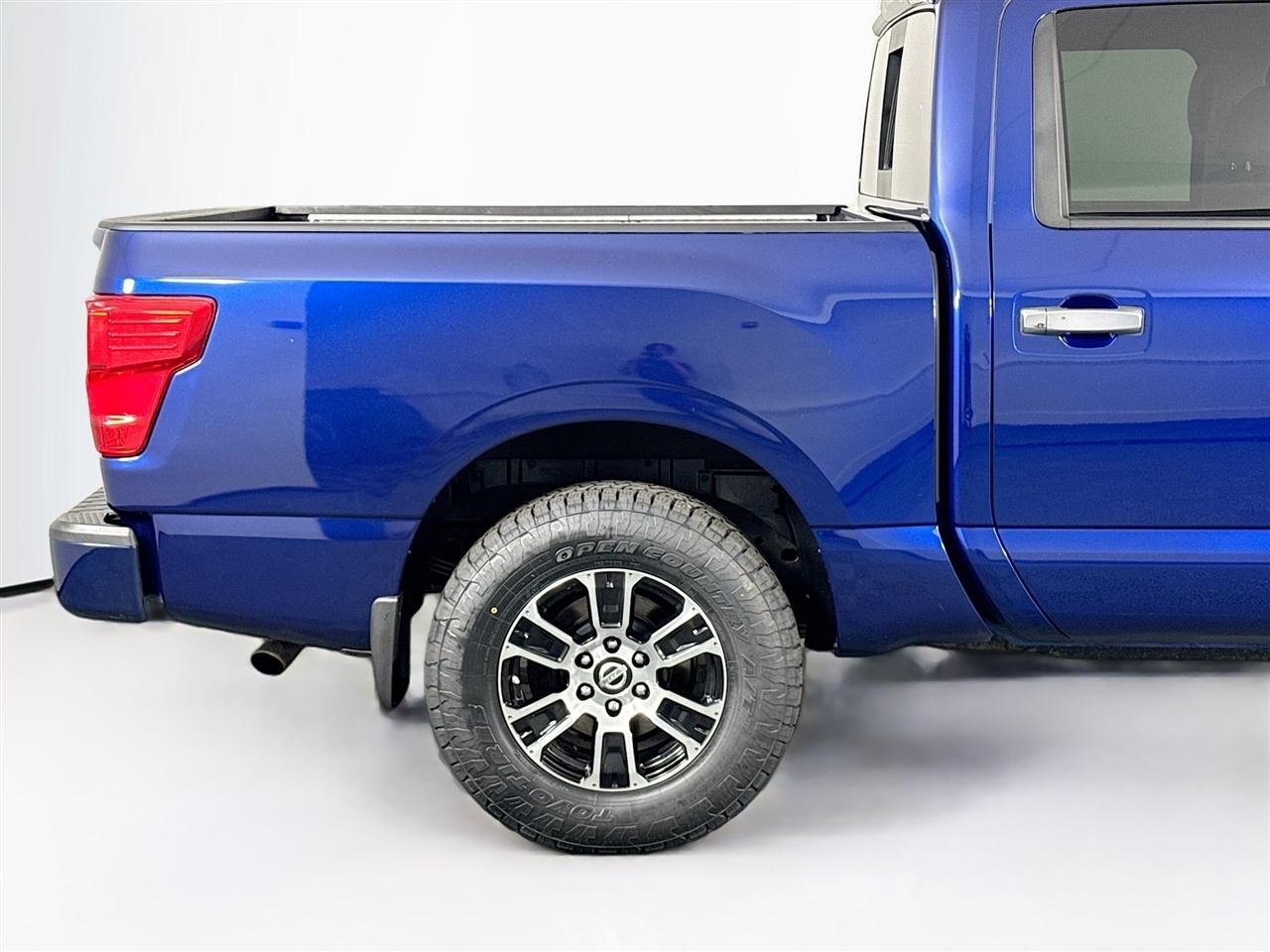 Nissan Titan 4x4 Crew Cab SV 2020