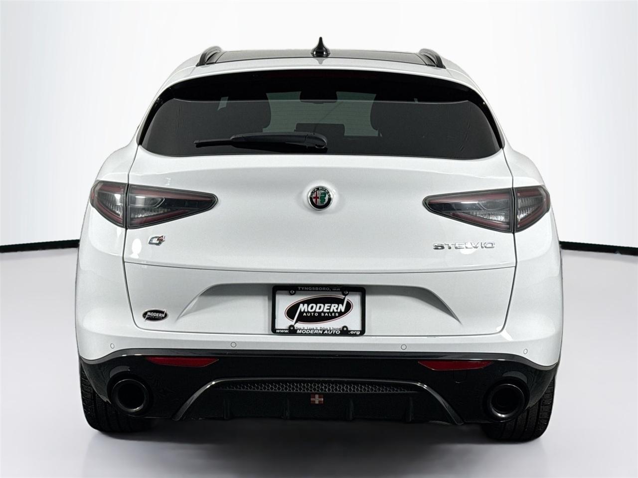 Alfa Romeo Stelvio Veloce AWD 2024