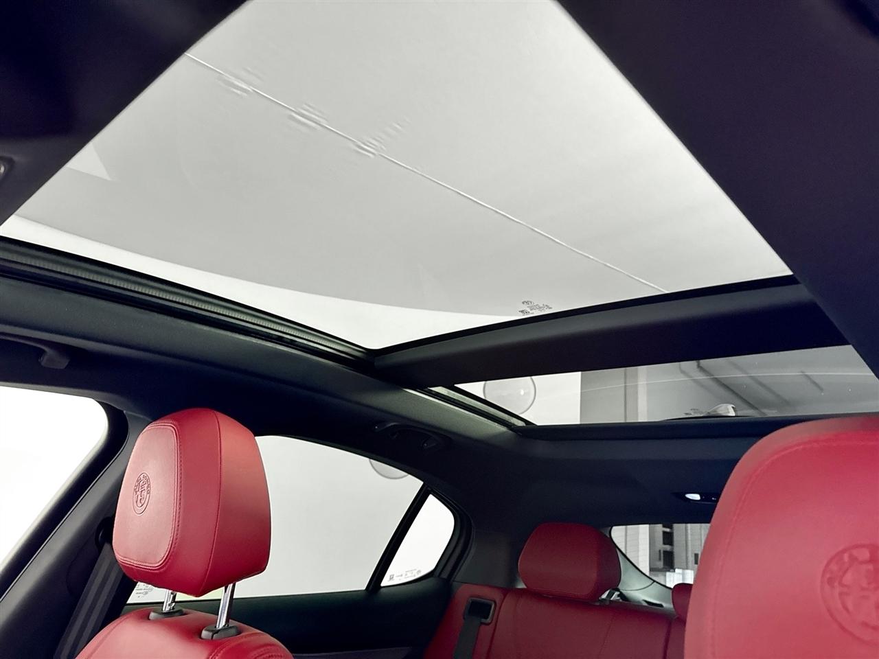Alfa Romeo Stelvio Veloce AWD 2024