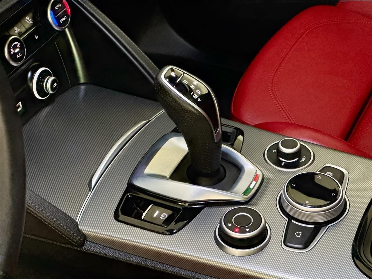 Alfa Romeo Stelvio Veloce AWD 2024