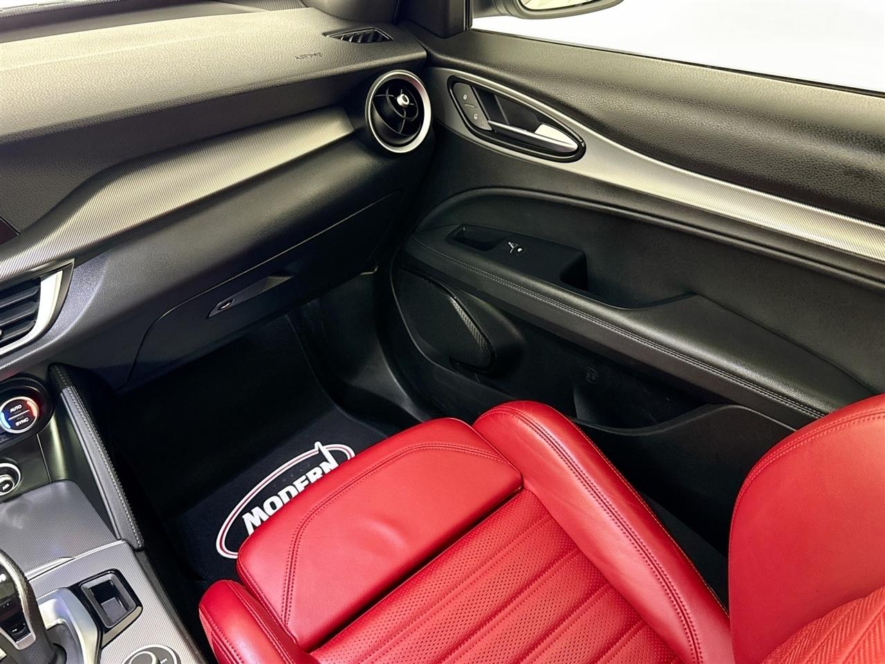 Alfa Romeo Stelvio Veloce AWD 2024