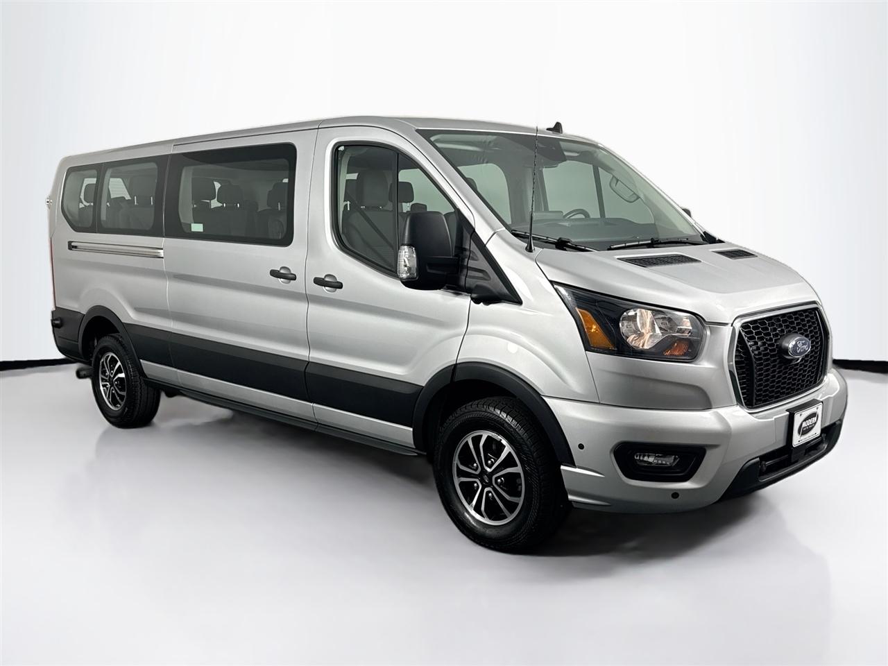 Ford Transit Passenger Wagon T-350 148" Low Roof XLT RWD 2024