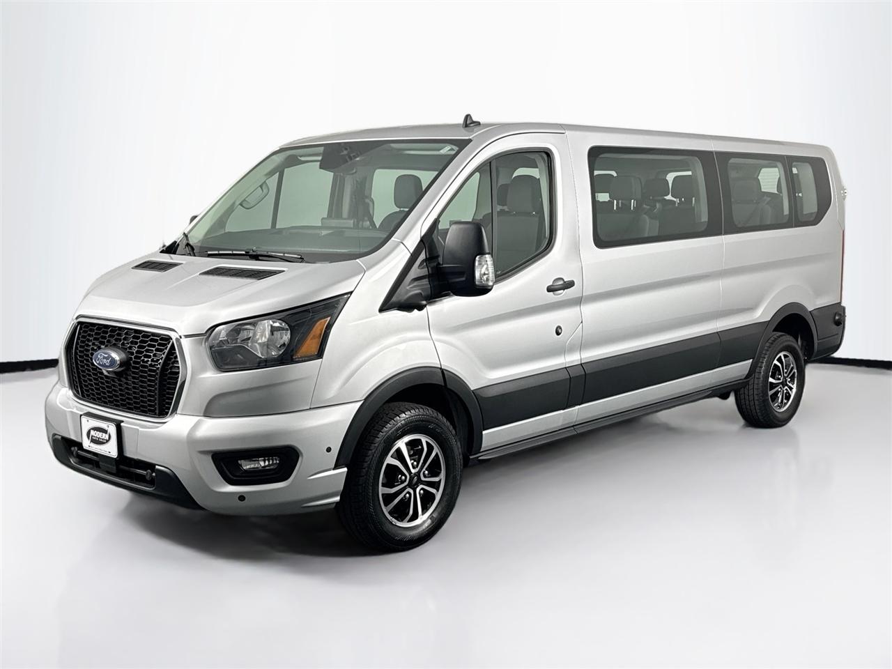 Ford Transit Passenger Wagon T-350 148" Low Roof XLT RWD 2024