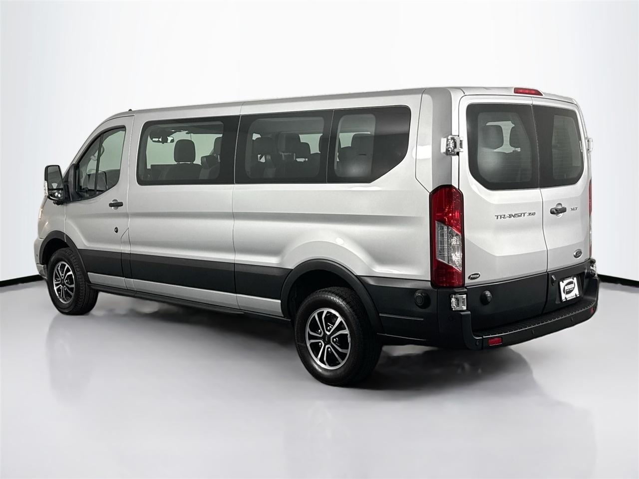 Ford Transit Passenger Wagon T-350 148" Low Roof XLT RWD 2024