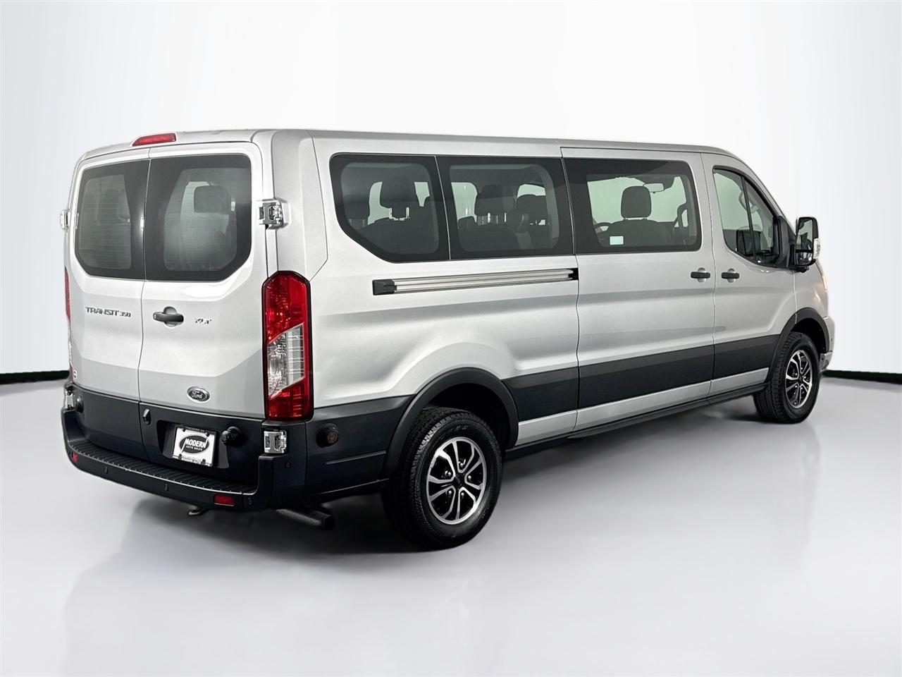 Ford Transit Passenger Wagon T-350 148" Low Roof XLT RWD 2024