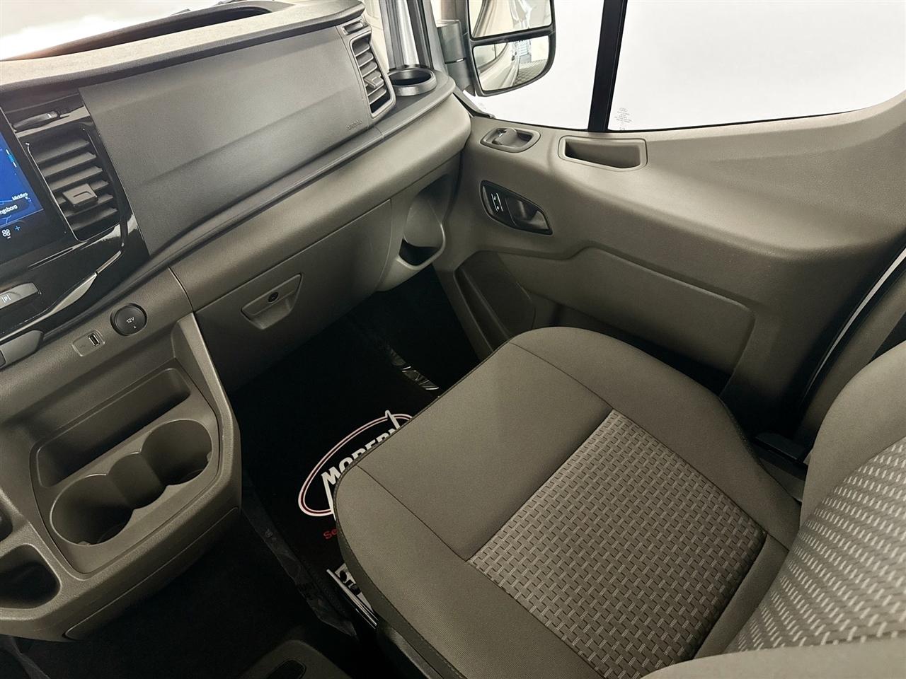 Ford Transit Passenger Wagon T-350 148" Low Roof XLT RWD 2024