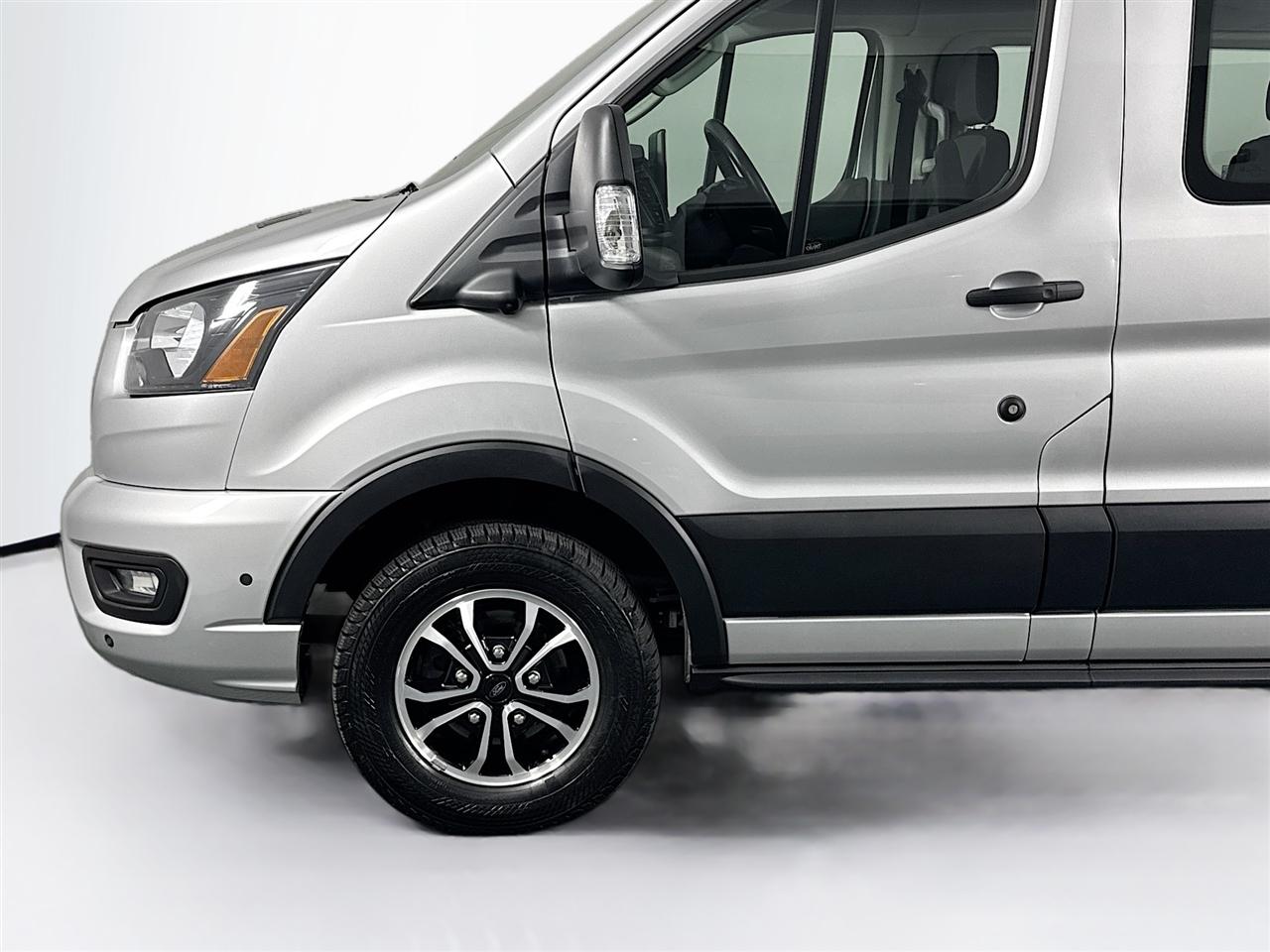Ford Transit Passenger Wagon T-350 148" Low Roof XLT RWD 2024
