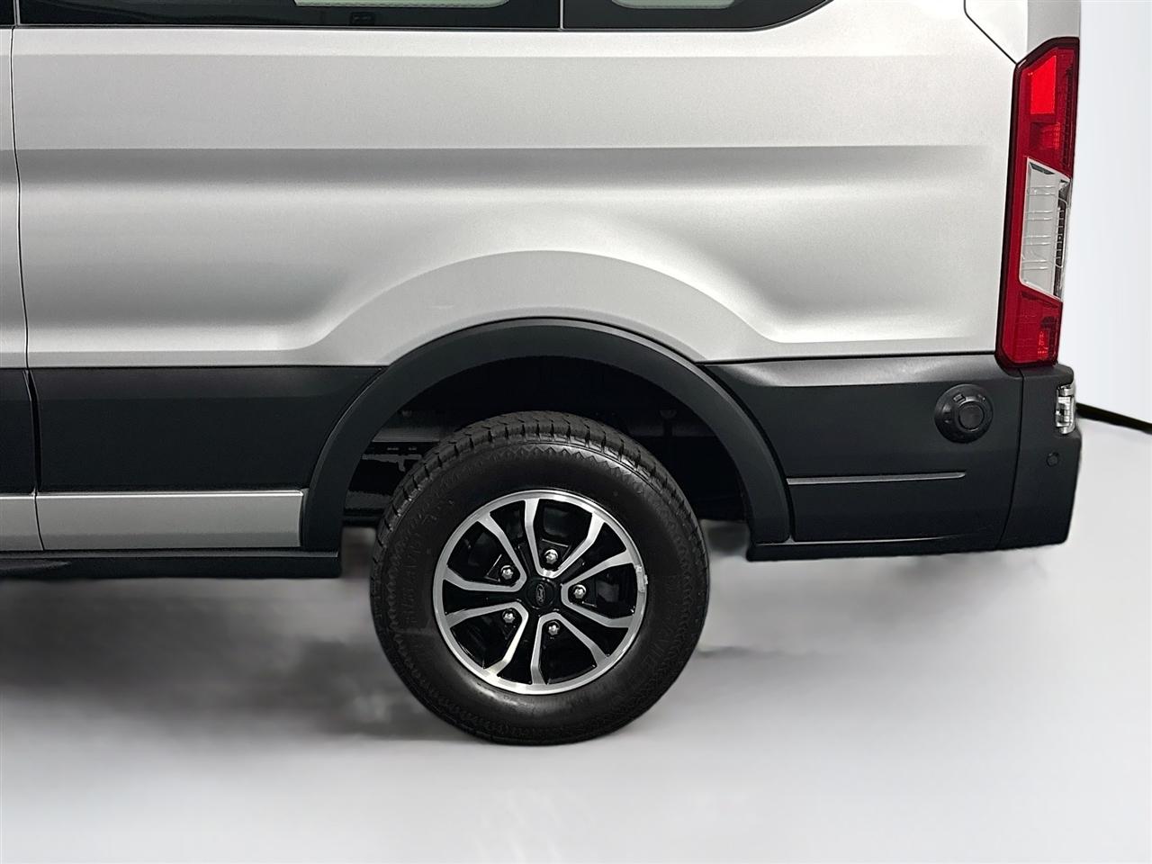Ford Transit Passenger Wagon T-350 148" Low Roof XLT RWD 2024