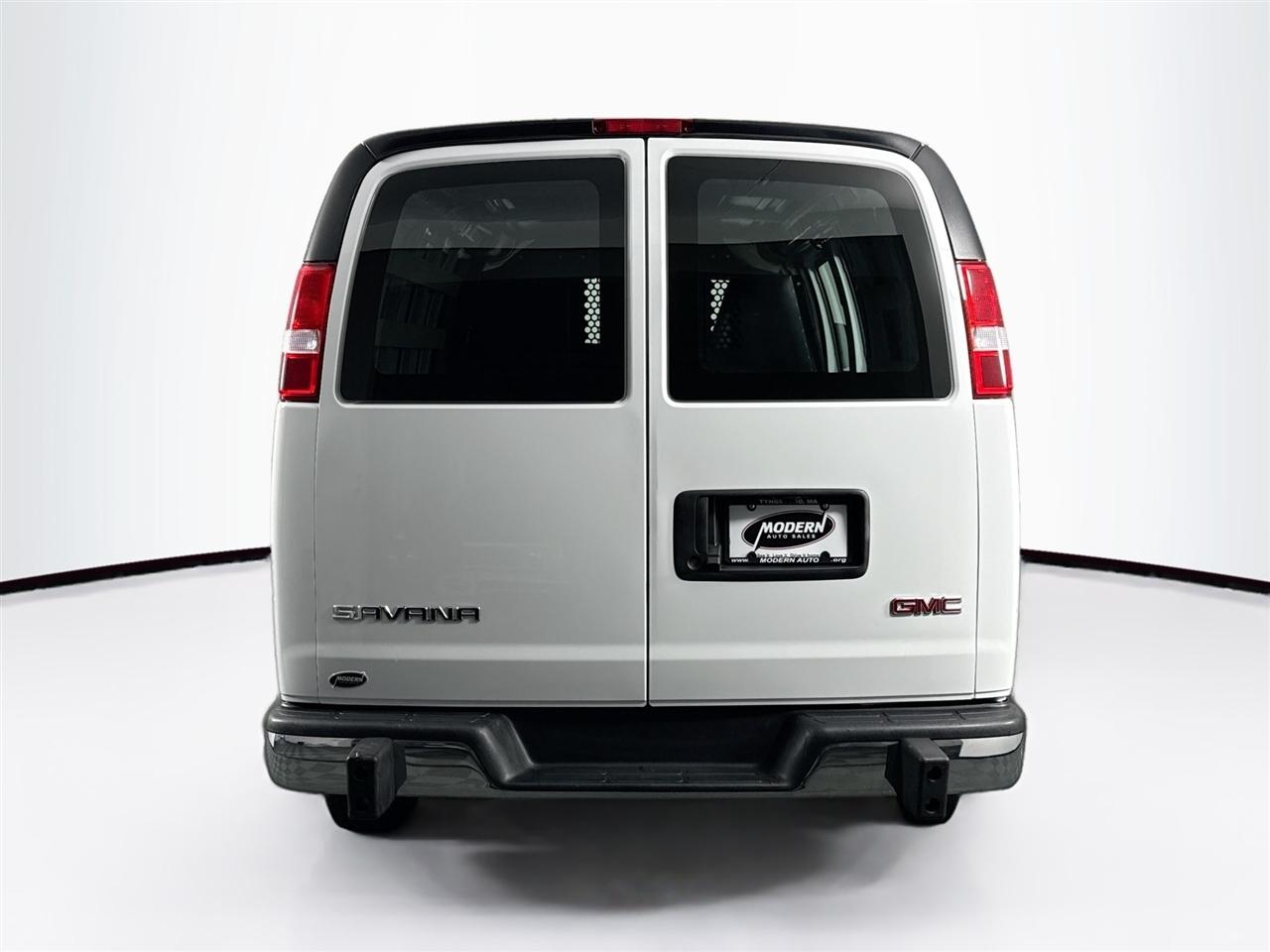 GMC Savana Cargo Van RWD 2500 135" 2025