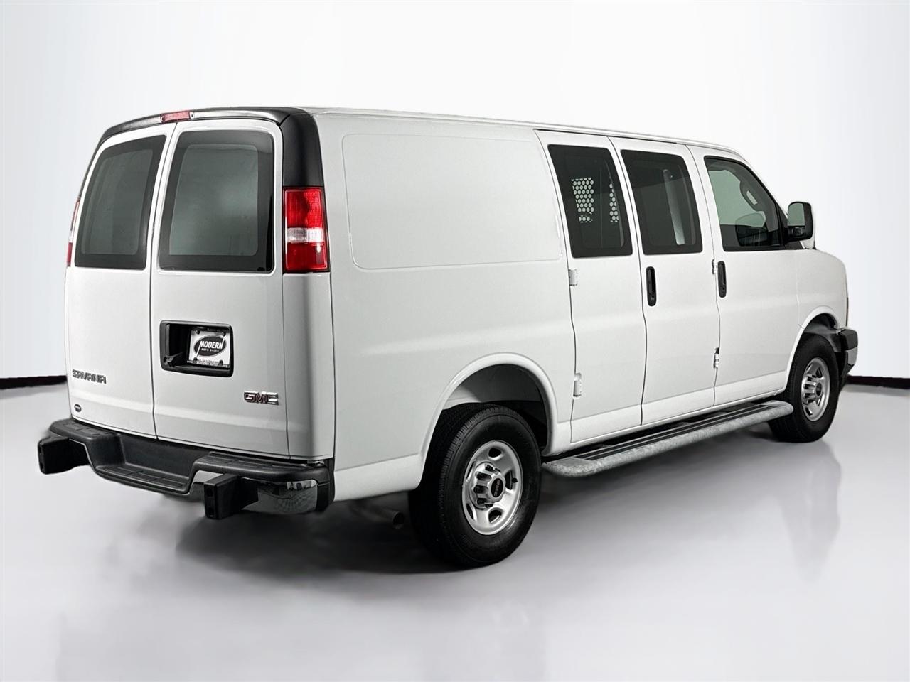GMC Savana Cargo Van RWD 2500 135" 2025