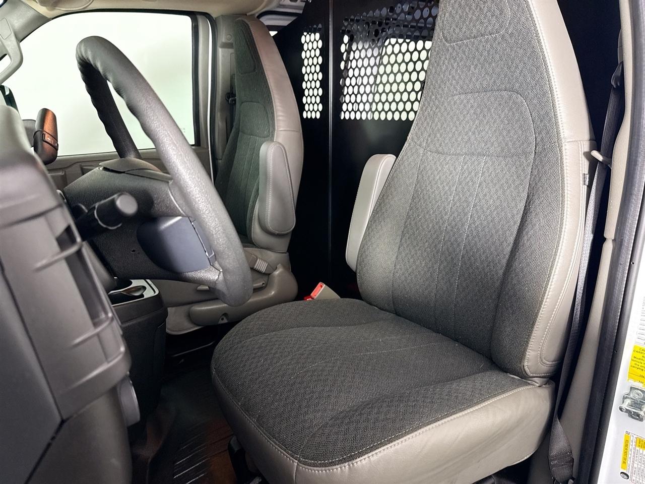 GMC Savana Cargo Van RWD 2500 135" 2025