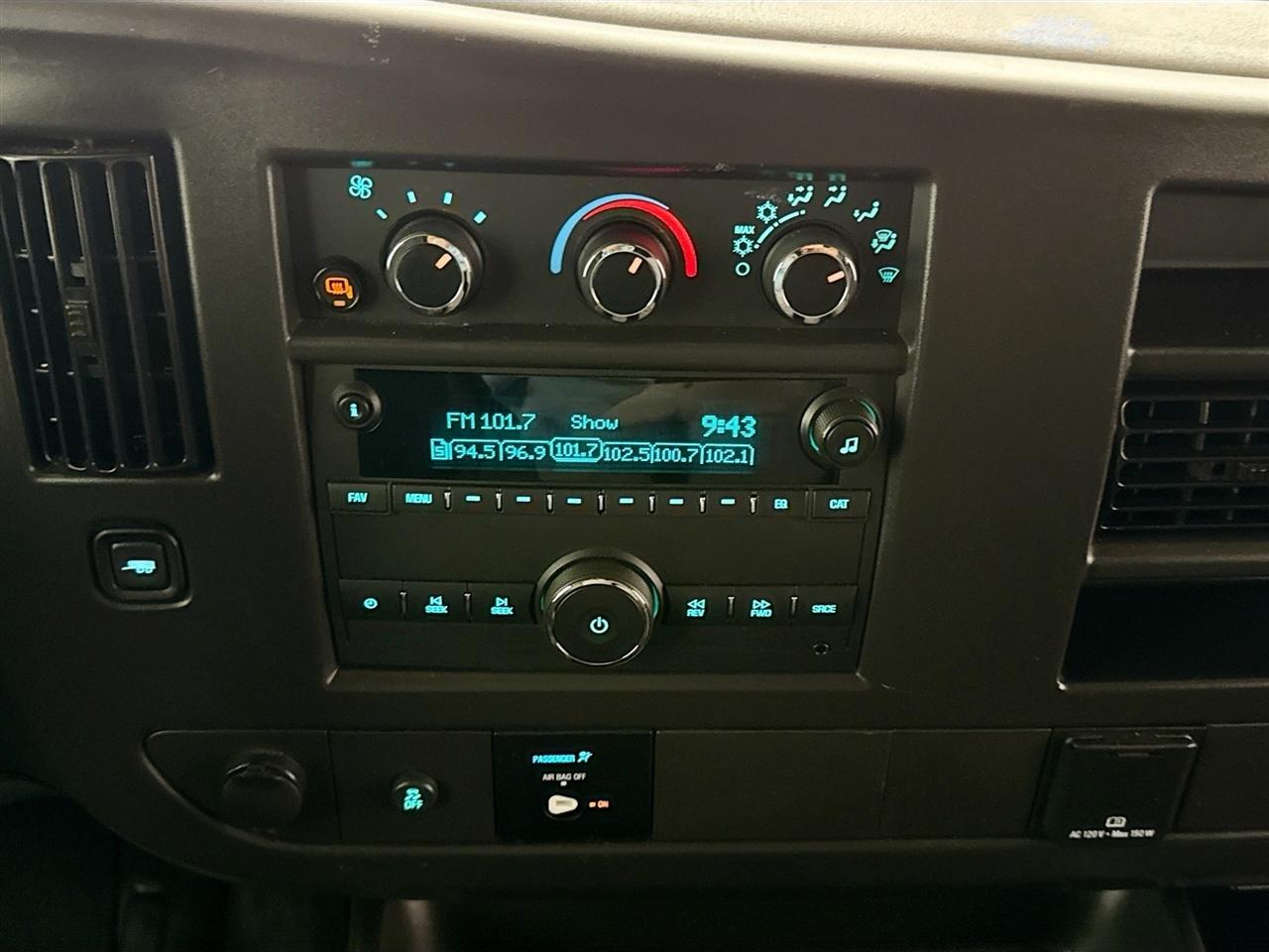GMC Savana Cargo Van RWD 2500 135" 2025