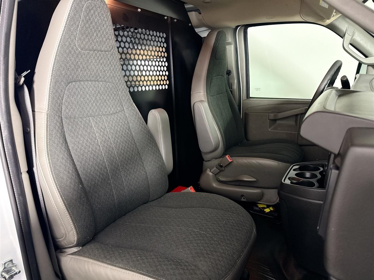 GMC Savana Cargo Van RWD 2500 135" 2025