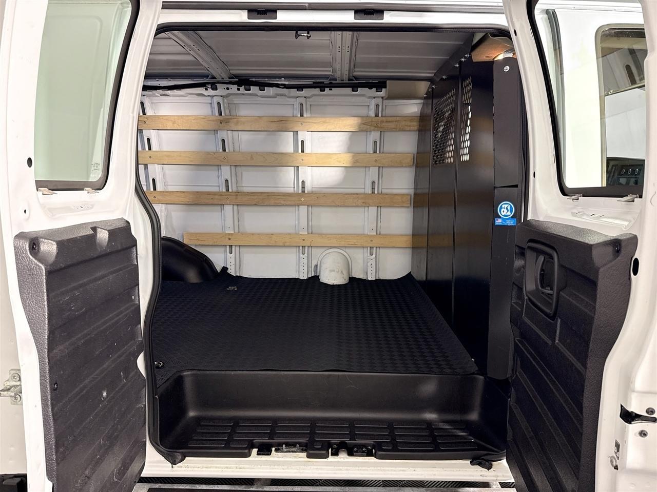 GMC Savana Cargo Van RWD 2500 135" 2025