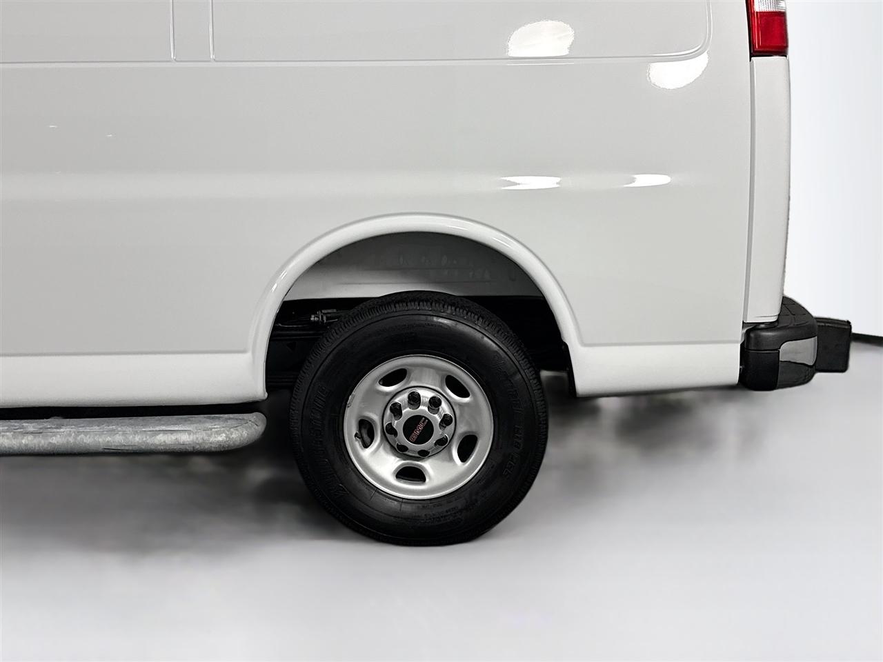 GMC Savana Cargo Van RWD 2500 135" 2025