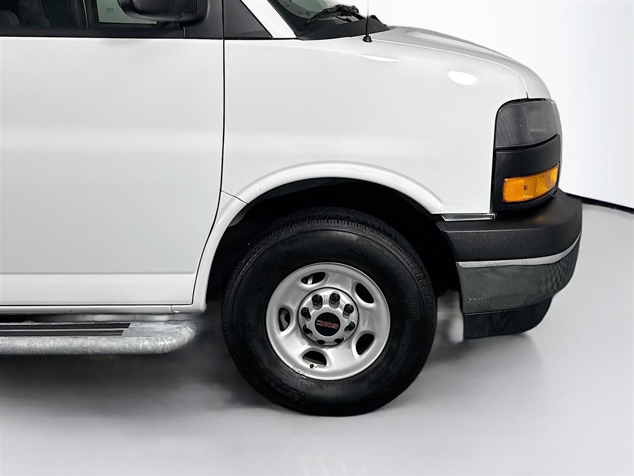 GMC Savana Cargo Van RWD 2500 135" 2025