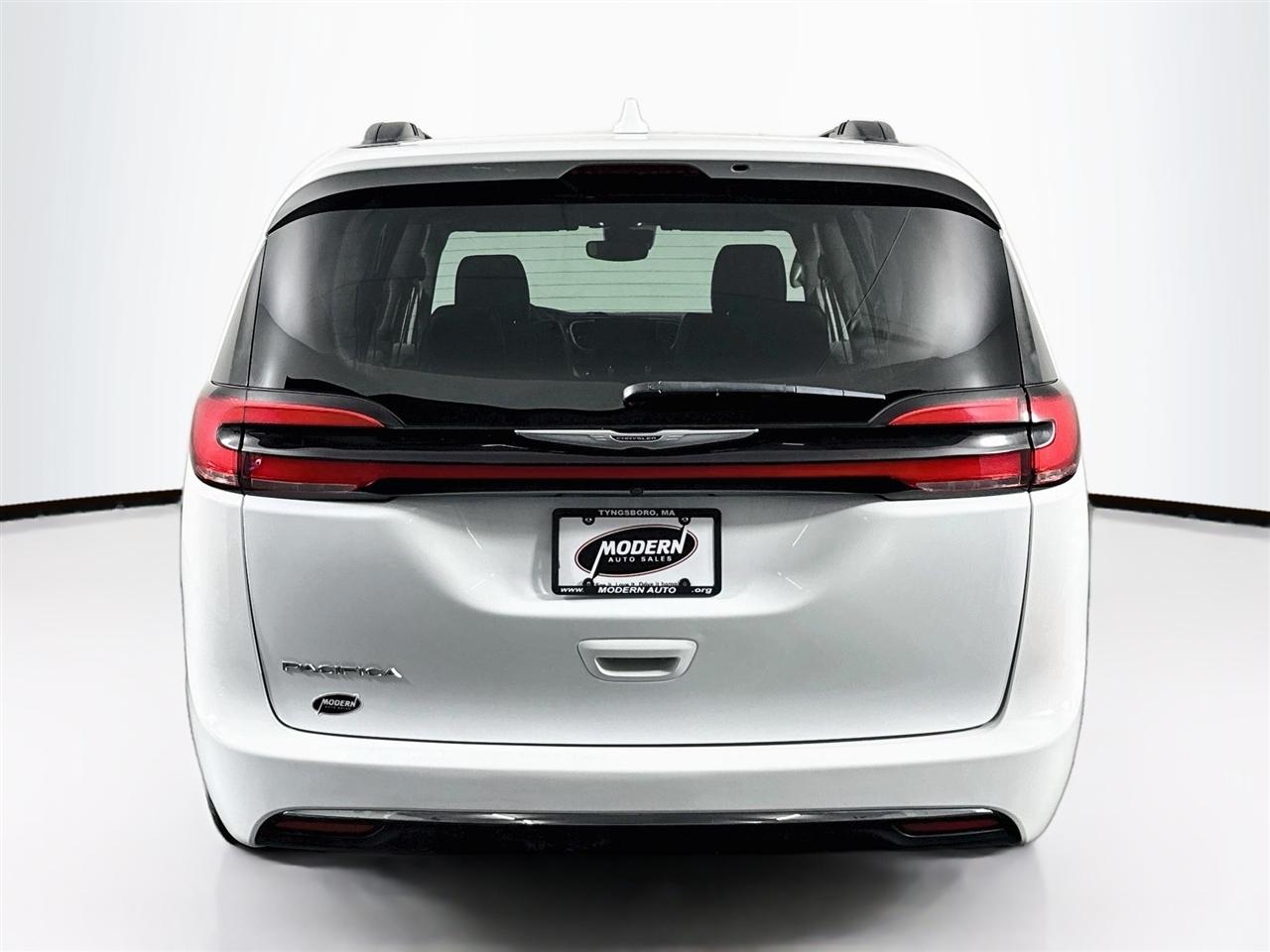 Chrysler Pacifica Touring L FWD 2022