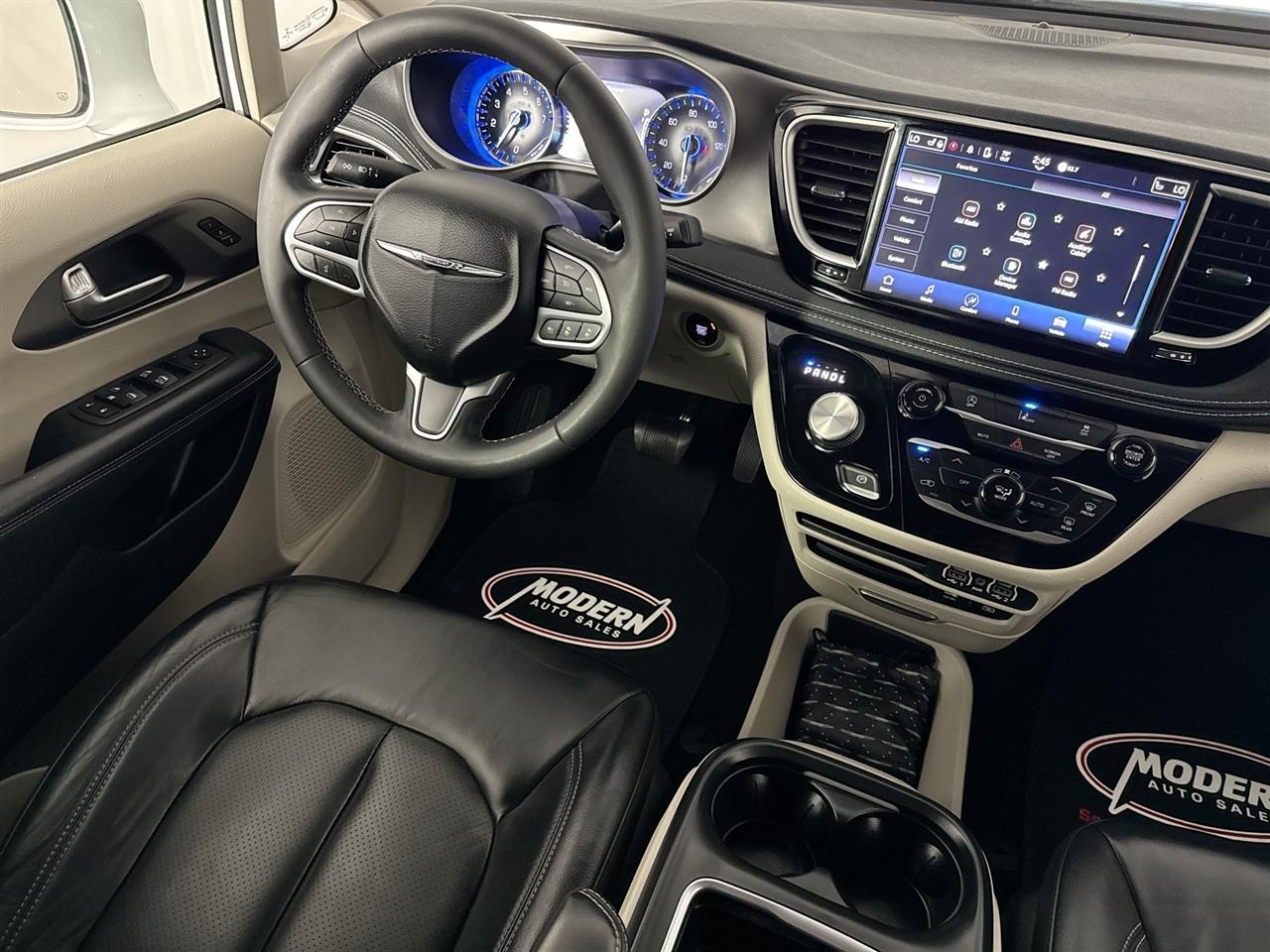 Chrysler Pacifica Touring L FWD 2022