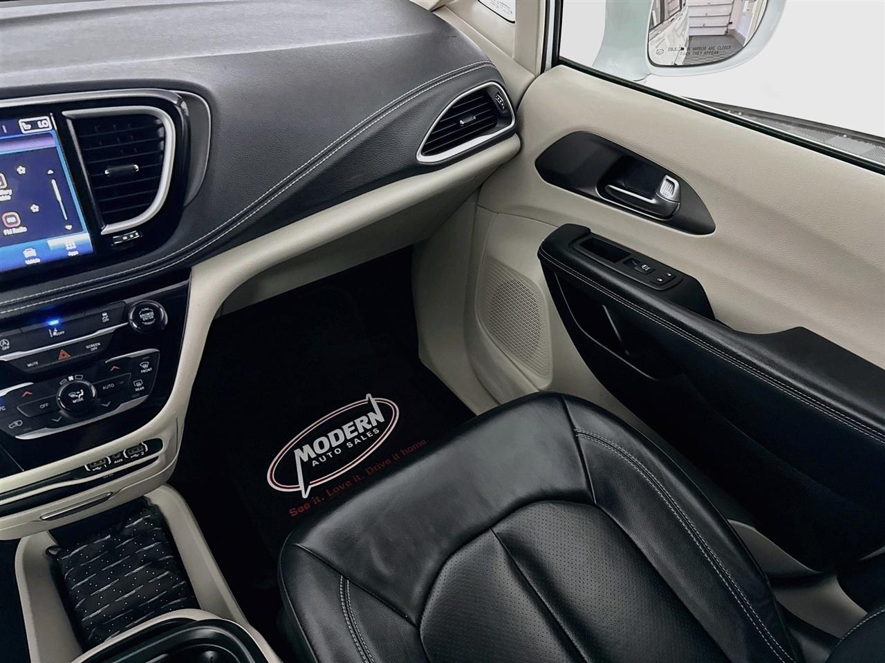 Chrysler Pacifica Touring L FWD 2022