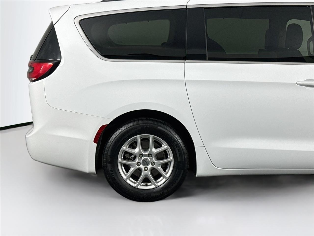 Chrysler Pacifica Touring L FWD 2022