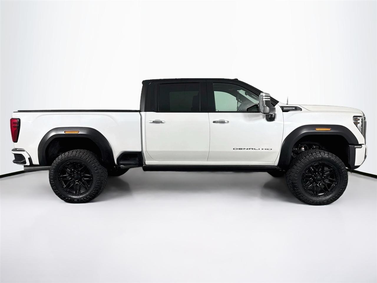 GMC Sierra 2500HD 4WD Crew Cab 159" Denali Ultimate 2024