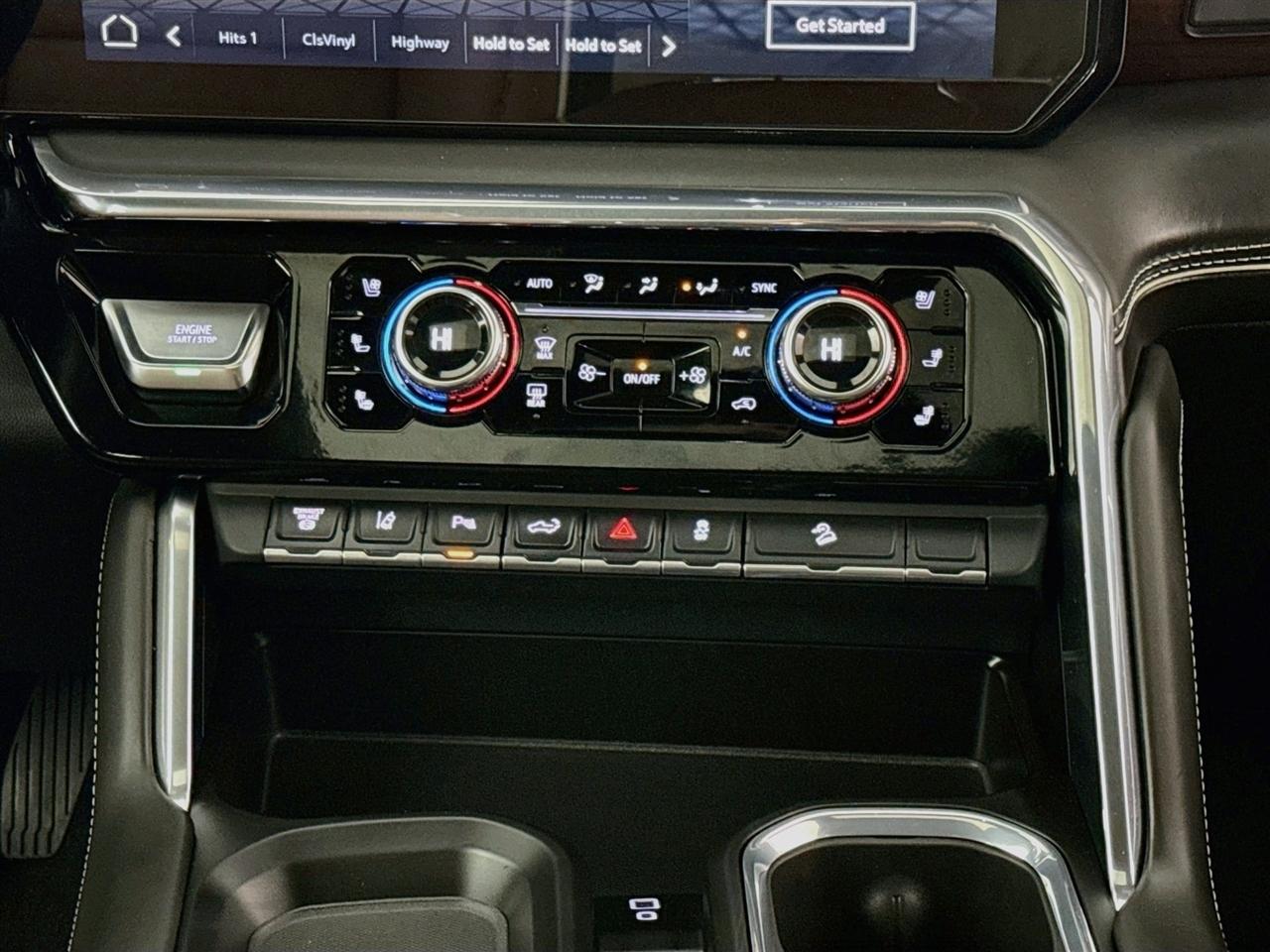 GMC Sierra 2500HD 4WD Crew Cab 159" Denali Ultimate 2024