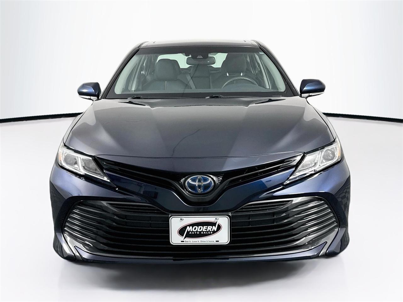 Toyota Camry Hybrid LE CVT (Natl) 2018