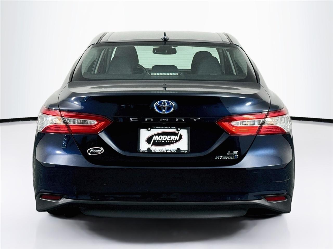 Toyota Camry Hybrid LE CVT (Natl) 2018