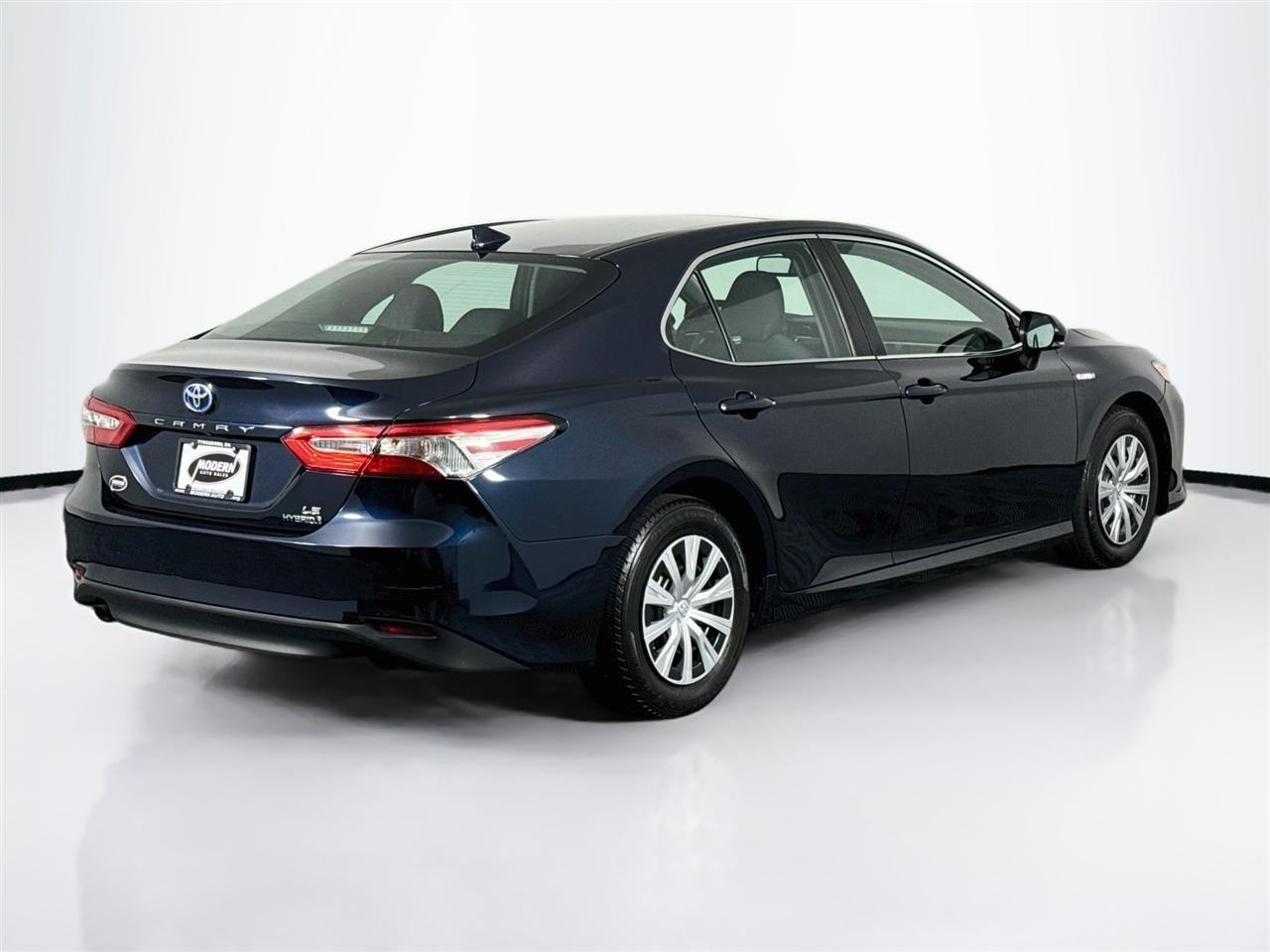 Toyota Camry Hybrid LE CVT (Natl) 2018