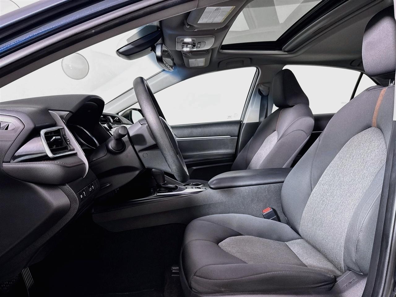 Toyota Camry Hybrid LE CVT (Natl) 2018