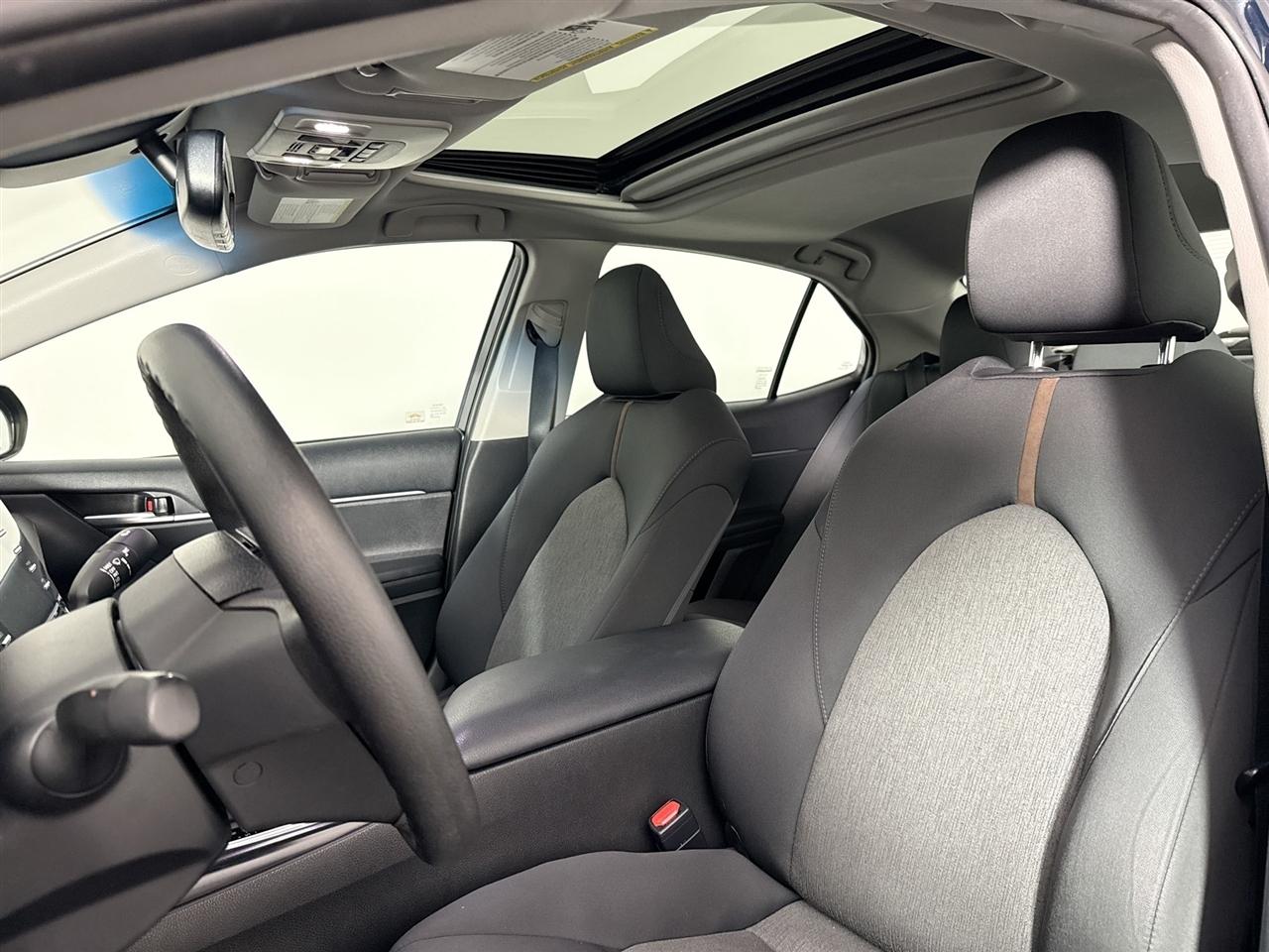 Toyota Camry Hybrid LE CVT (Natl) 2018