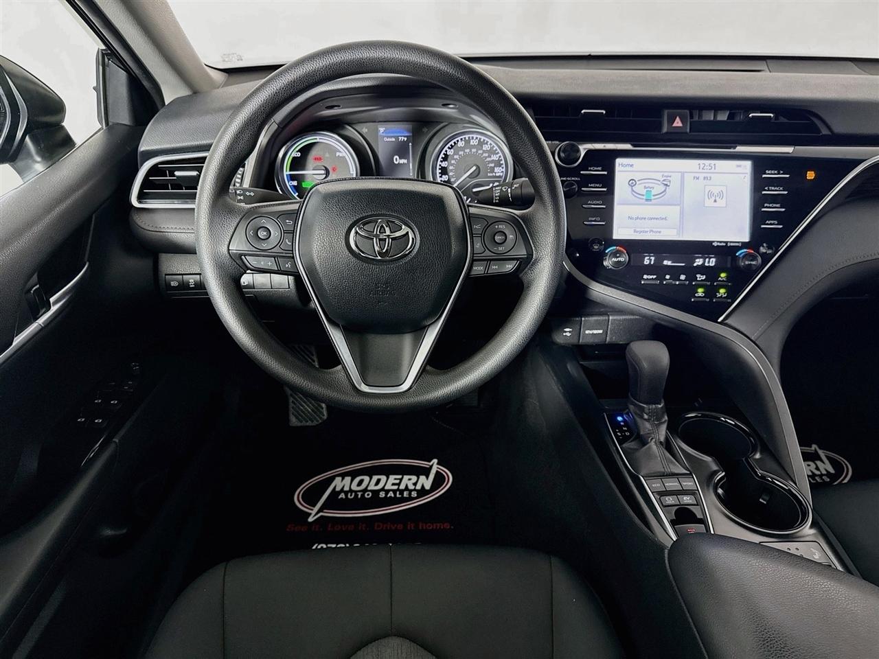 Toyota Camry Hybrid LE CVT (Natl) 2018
