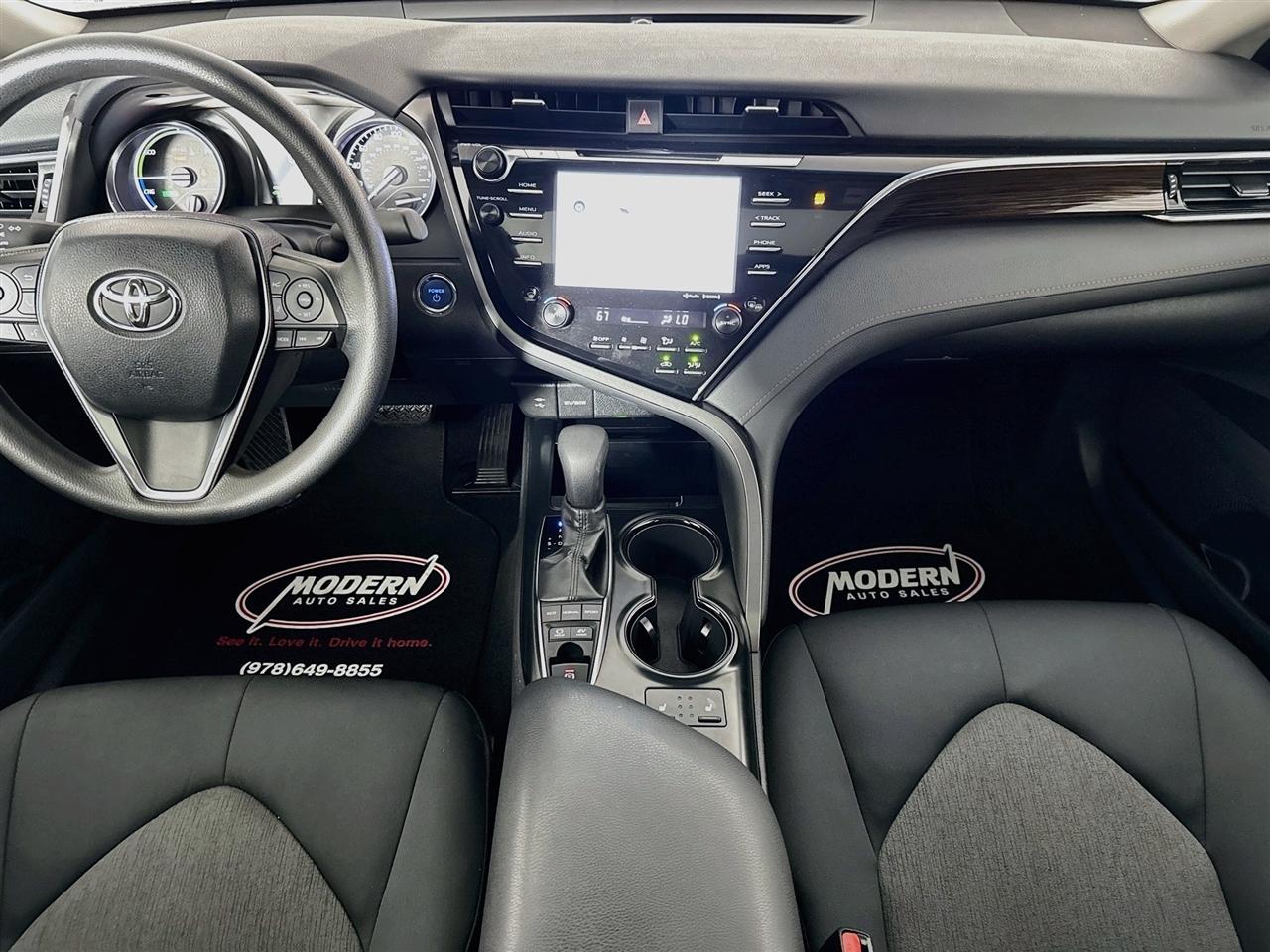 Toyota Camry Hybrid LE CVT (Natl) 2018