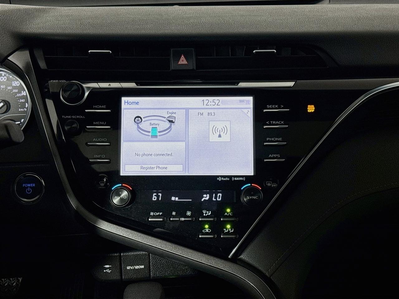 Toyota Camry Hybrid LE CVT (Natl) 2018