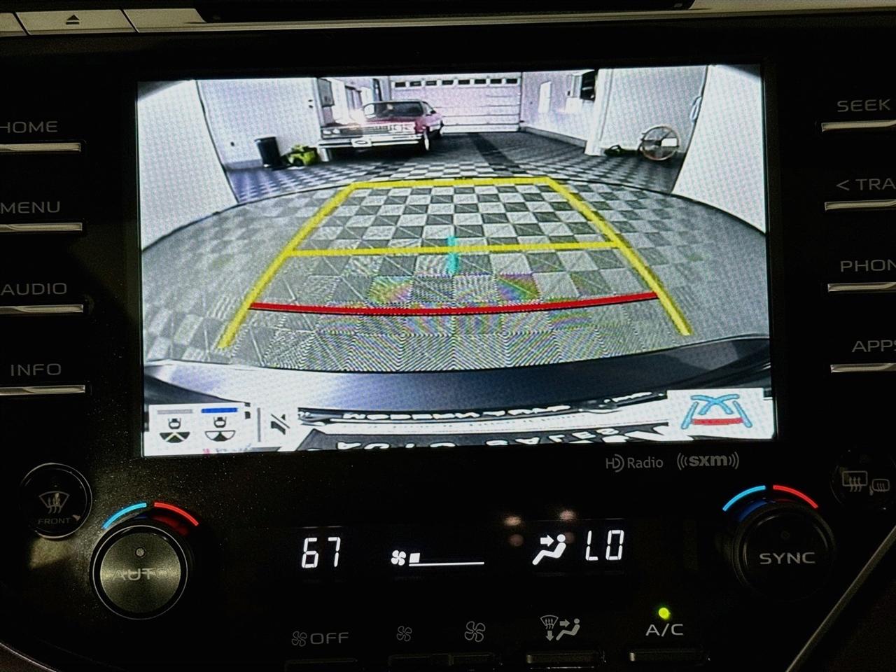 Toyota Camry Hybrid LE CVT (Natl) 2018
