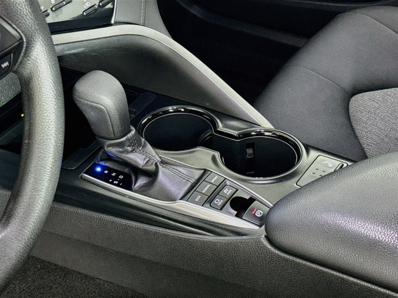Toyota Camry Hybrid LE CVT (Natl) 2018