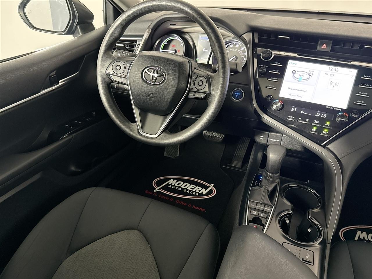 Toyota Camry Hybrid LE CVT (Natl) 2018