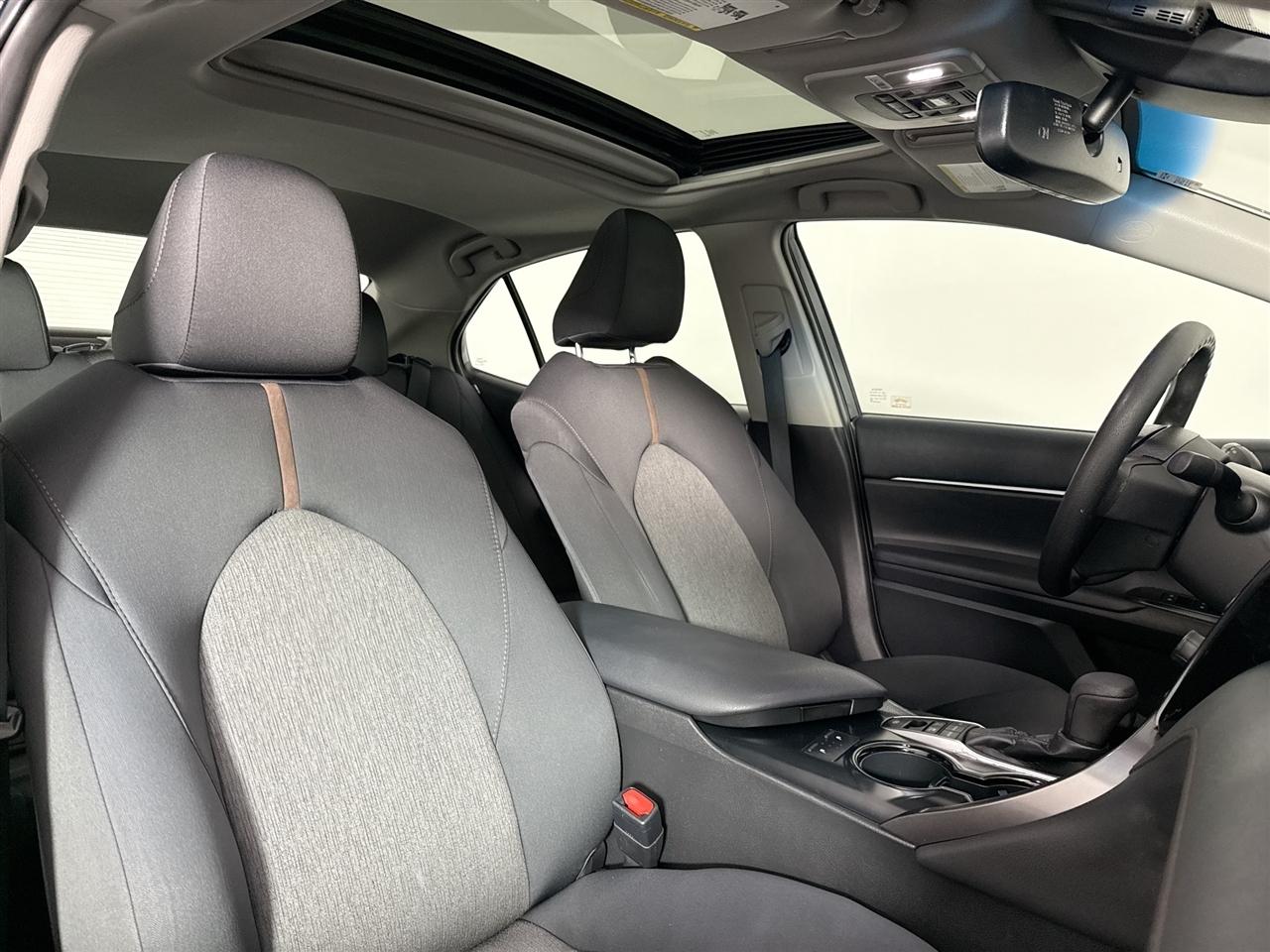 Toyota Camry Hybrid LE CVT (Natl) 2018